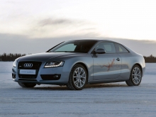 Audi e-tron quattro concept 2011 01